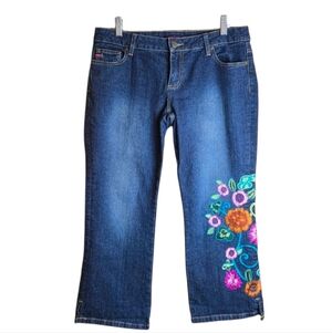 Embroidered Floral Denim Capris Yuka Jeans Size 10 Stunning Fun Viberant